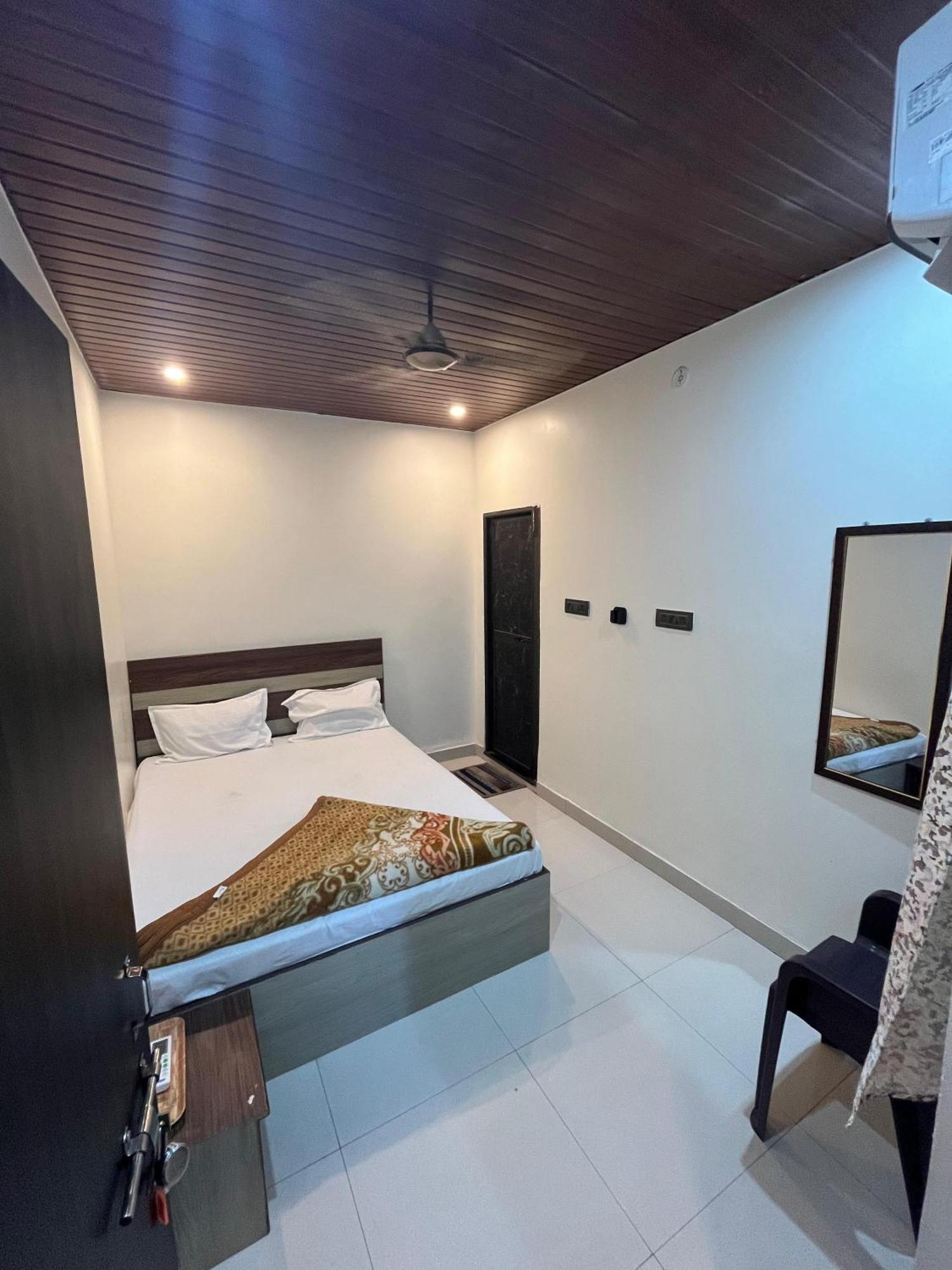 Gauri Kedareshwar Guest House Bénarès Extérieur photo